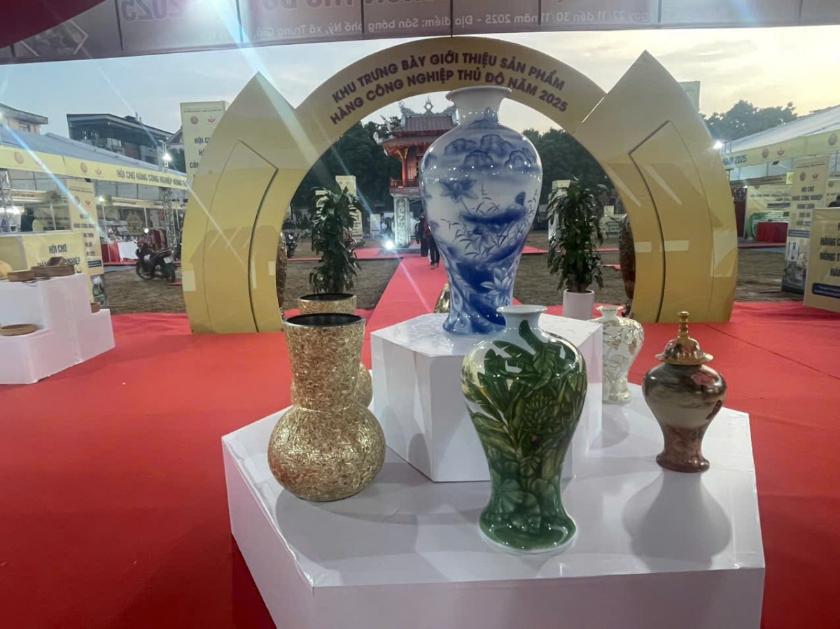 Cầu nối đưa sản phẩm làng nghề tới khách hàng toàn quốc Cầu nối đưa sản phẩm làng nghề tới khách hàng toàn quốc