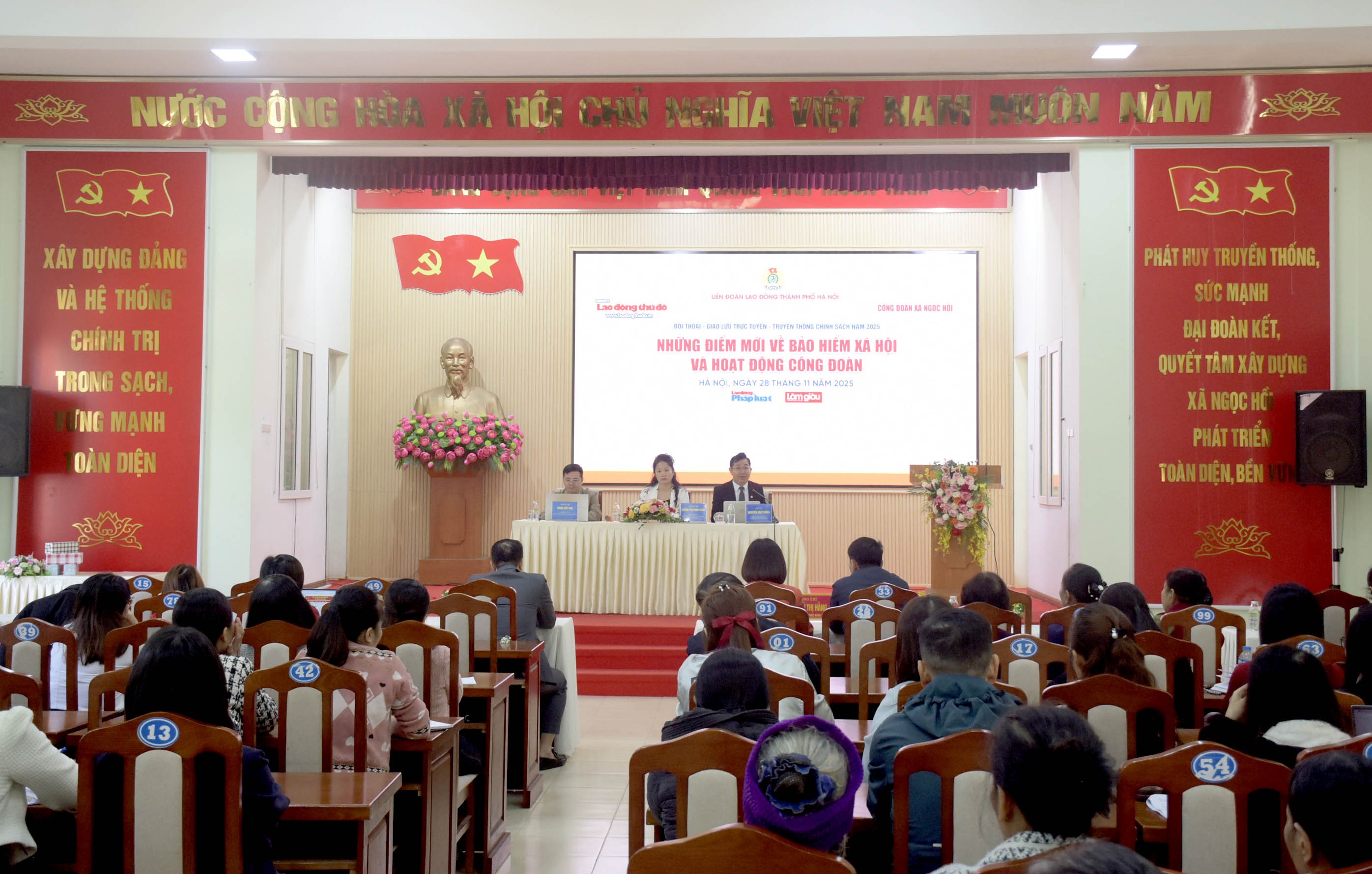 TRỰC TUYẾN HÌNH ẢNH: Những điểm mới về bảo hiểm xã hội và hoạt động công đoàn TRỰC TUYẾN HÌNH ẢNH: Những điểm mới về bảo hiểm xã hội và hoạt động công đoàn