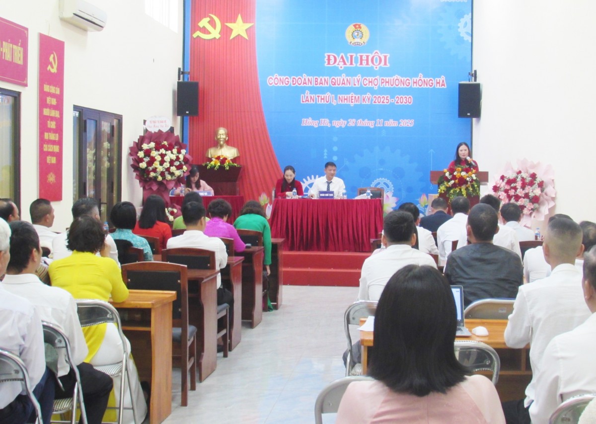 Đại hội Công đoàn Ban quản lý chợ phường Hồng Hà: Nâng cao vai trò đại diện, chăm lo cho đoàn viên