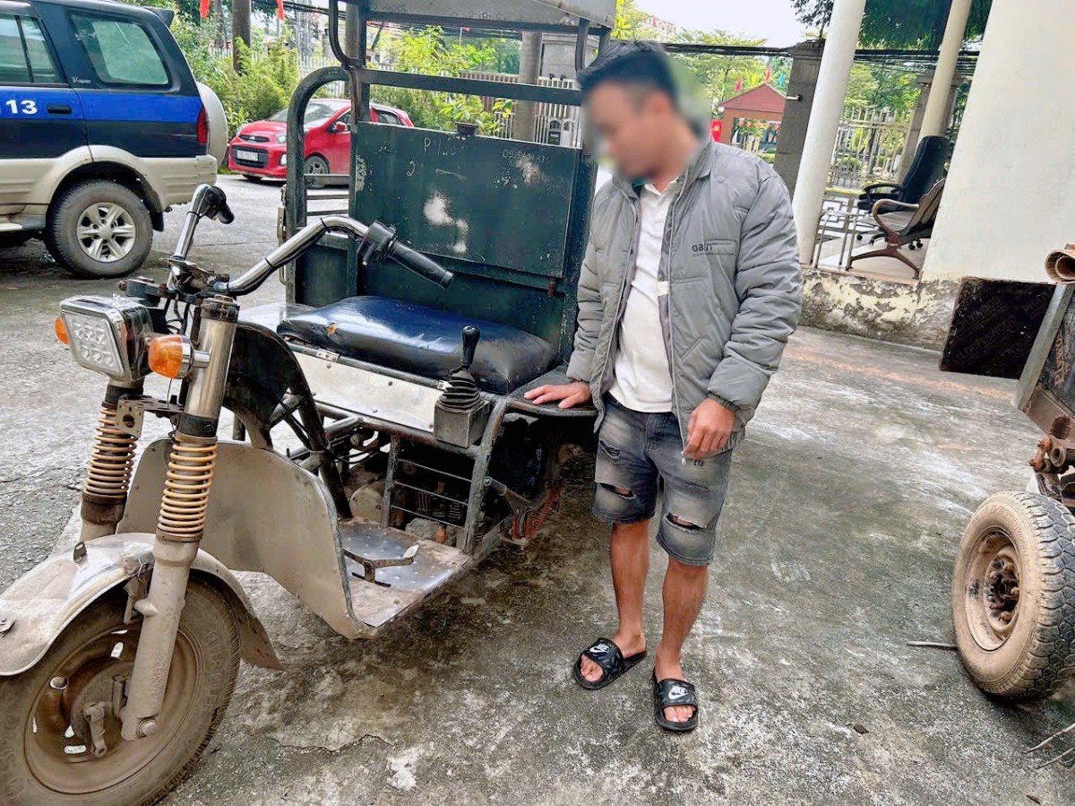 Nguy cơ tai nạn từ xe ba bánh tự chế và xe chở hàng cồng kềnh, mất mỹ quan đô thị Nguy cơ tai nạn từ xe ba bánh tự chế và xe chở hàng cồng kềnh