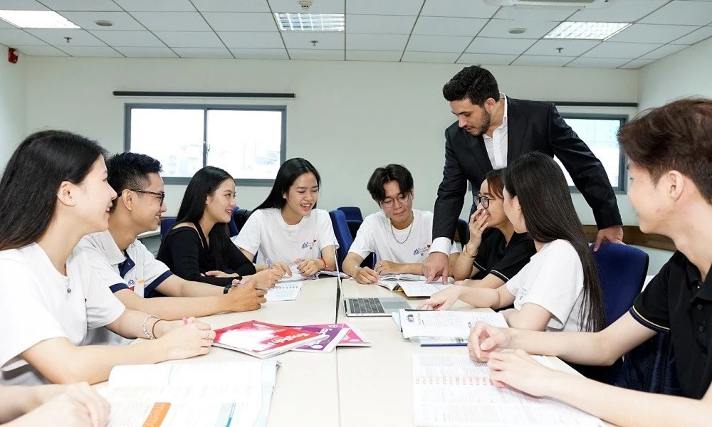 Đề xuất tiêu chuẩn mới đối với người nước ngoài giảng dạy, nghiên cứu tại Việt Nam