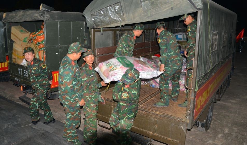 Bộ Tư lệnh Thủ đô Hà Nội trao trọn nghĩa tình của người dân Thủ đô đến với Gia Lai