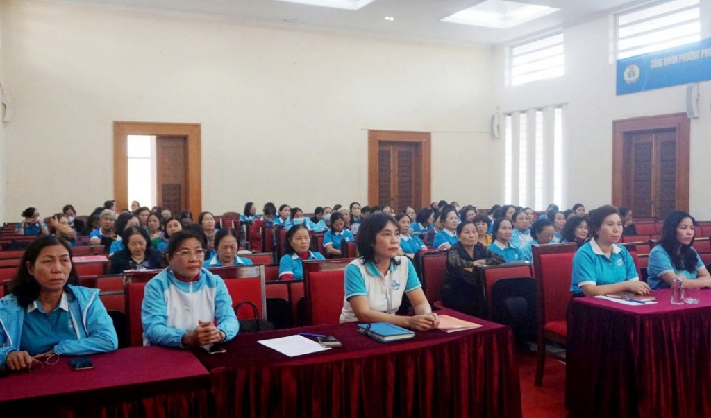 Hội Liên hiệp phụ nữ phường Phúc Lợi quán triệt Nghị quyết Đại hội khóa I tới cán bộ, hội viên