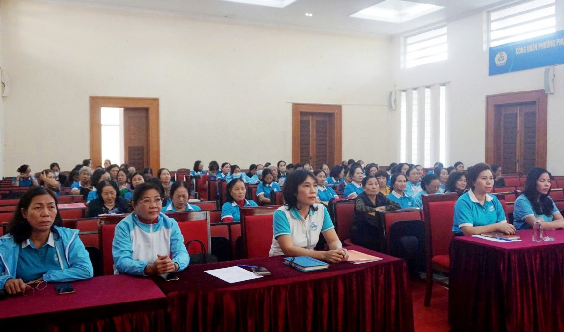 Hội Liên hiệp phụ nữ phường Phúc Lợi quán triệt Nghị quyết Đại hội khóa I tới cán bộ, hội viên