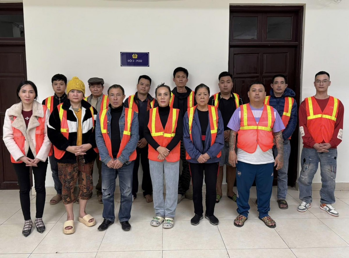 Đột kích ổ nhóm sát phạt bằng hình thức xóc đĩa trên sông Đuống, sông Hồng