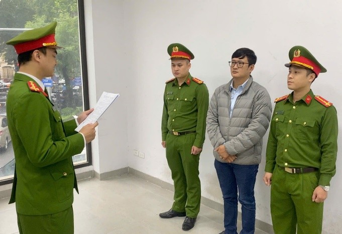 Khởi tố 14 bị can vụ tranh chấp bãi đỗ xe chung cư Nghĩa Đô: Bài học cảnh tỉnh về an ninh, trật tự Khởi tố 14 đối tượng trong vụ gây rối, tranh chấp vị trí đỗ xe ô tô tại tầng hầm chung cư ở Nghĩa Đô