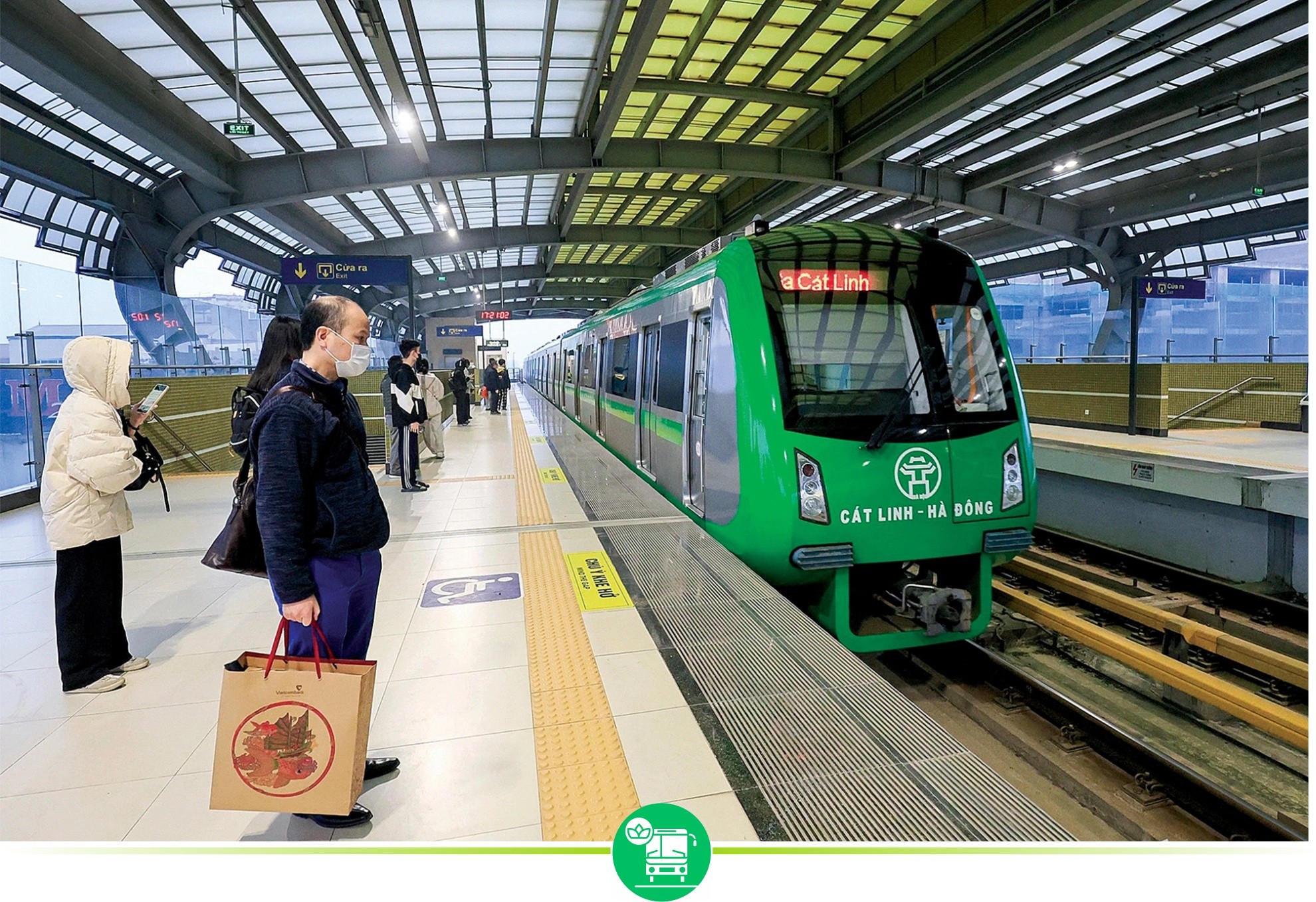 Hà Nội chuyển mình với phương tiện xanh: Từ chủ trương đến hành động thực chất