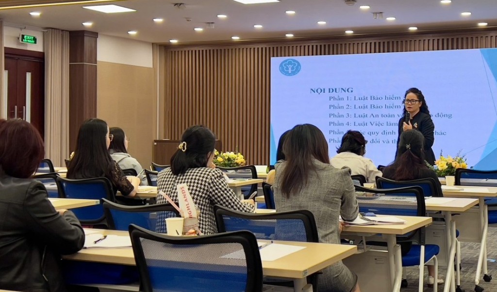 BHXH thành phố Hà Nội tăng cường đối thoại, nâng hiệu quả thực thi luật BHXH, BHYT