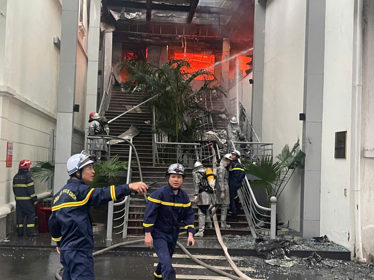 Hà Nội: Kịp thời khống chế cháy lớn tại Nhà máy Bia rạng sáng 1/12