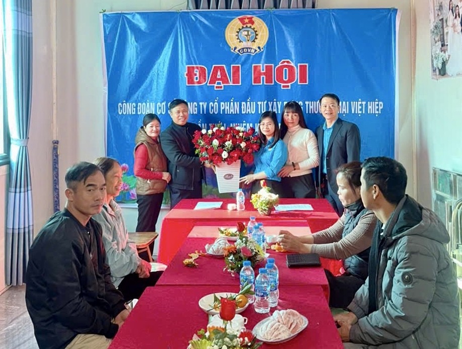 Công đoàn đóng góp thiết thực trong việc xây dựng môi trường làm việc thân thiện Công đoàn đóng góp thiết thực trong việc xây dựng môi trường làm việc thân thiện