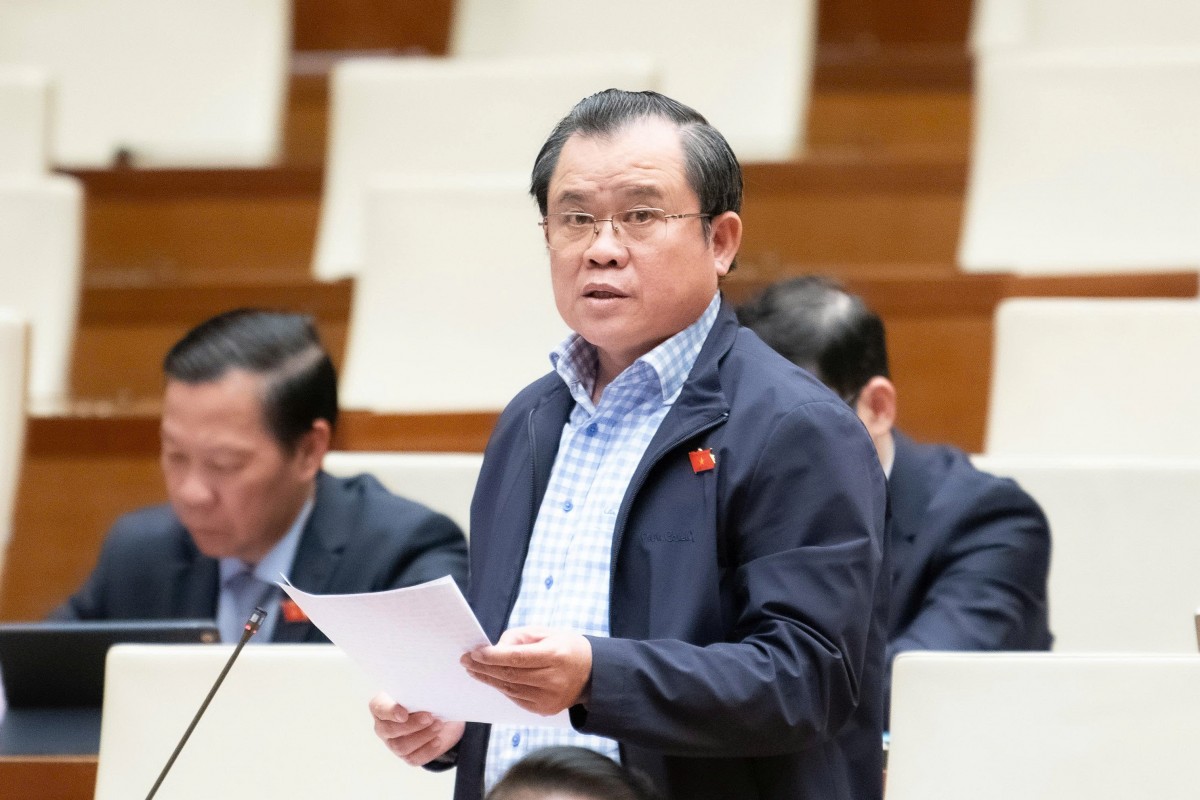 Đại biểu Nguyễn Tâm Hùng  phát biểu thảo luận. (Ảnh: QH)