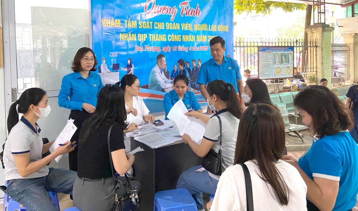 Trên 15.900 lao động nữ được khám sức khỏe, tầm soát phát hiện sớm ung thư miễn phí