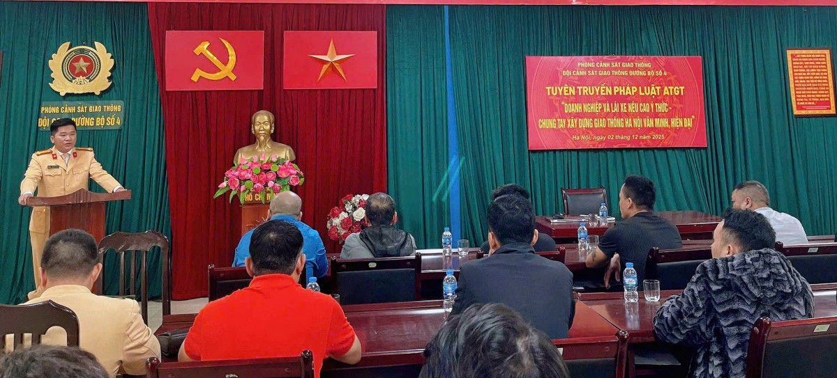 Tăng cường tuyên truyền kiến thức pháp luật và kỹ năng lái xe an toàn cho đội ngũ doanh nghiệp vận tải Tăng cường tuyên truyền kiến thức pháp luật và kỹ năng lái xe an toàn cho đội ngũ doanh nghiệp vận tải