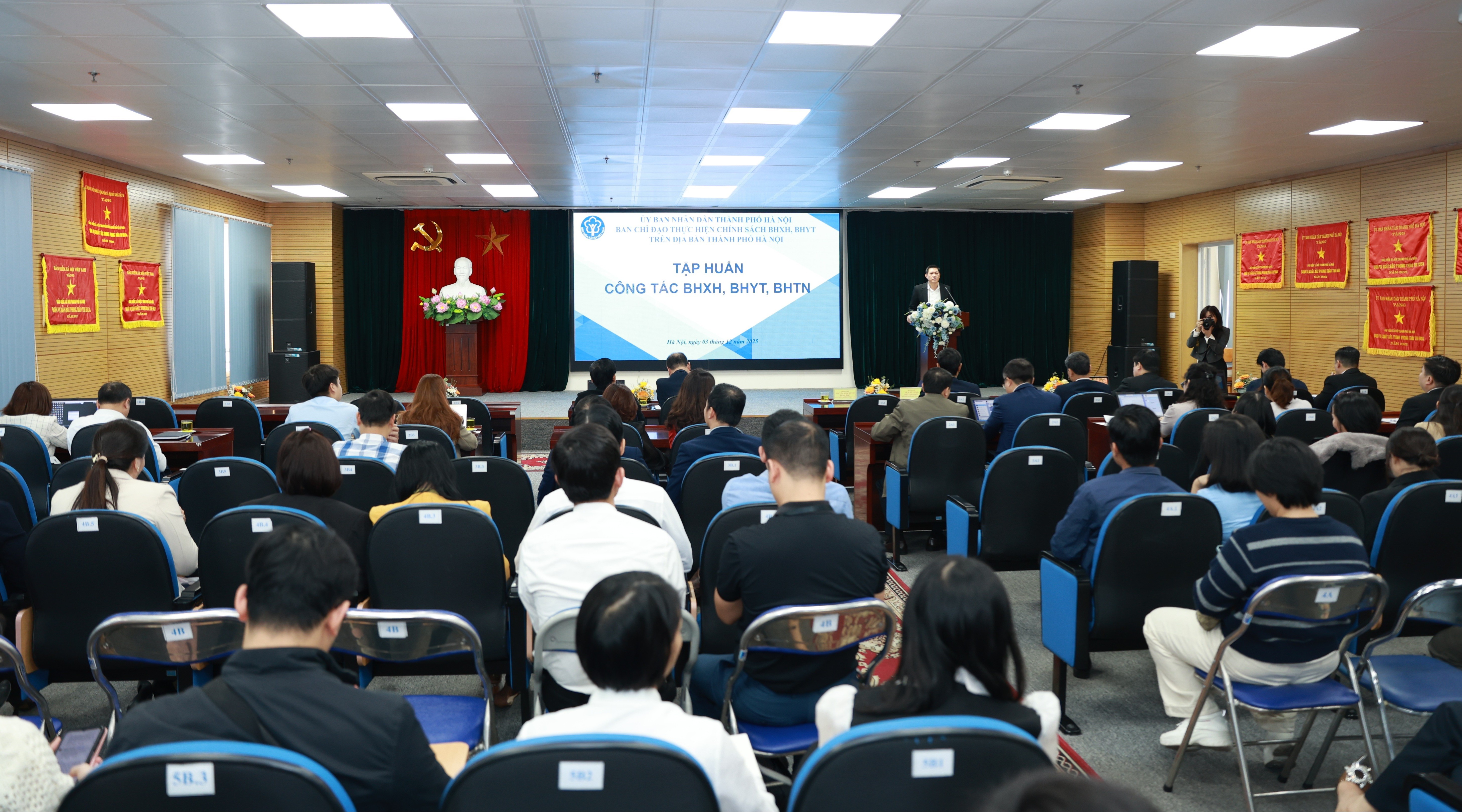 Hà Nội tổ chức tập huấn chuyên môn, nghiệp vụ về lĩnh vực bảo hiểm cho các xã, phường