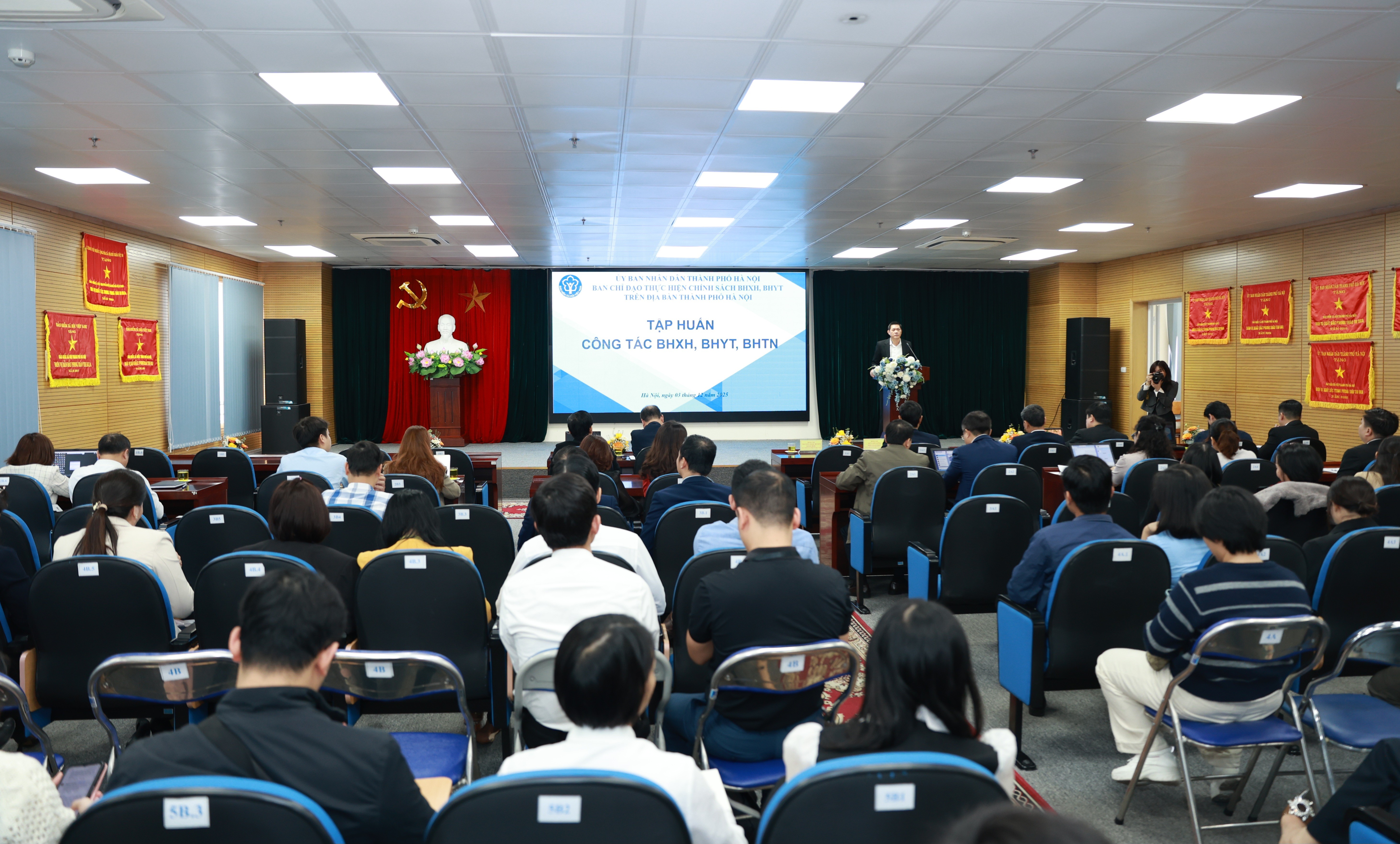 Hà Nội tổ chức tập huấn chuyên môn, nghiệp vụ về lĩnh vực bảo hiểm cho các xã, phường