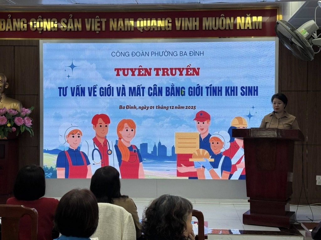 Công đoàn phường Ba Đình tổ chức tuyên truyền về giới và mất cân bằng giới tính khi sinh