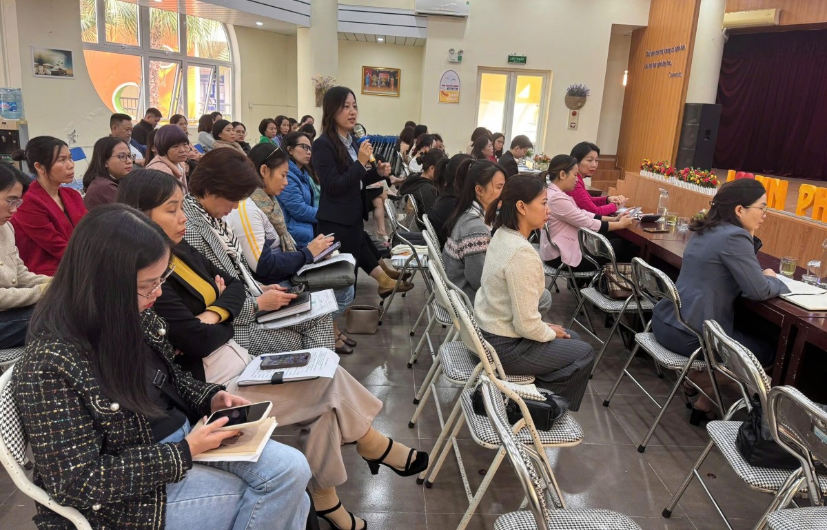 Công đoàn phường Phúc Lợi bồi dưỡng nghiệp vụ tài chính cho Chủ tịch, kế toán Công đoàn cơ sở Công đoàn phường Phúc Lợi bồi dưỡng nghiệp vụ tài chính cho Chủ tịch, kế toán Công đoàn cơ sở