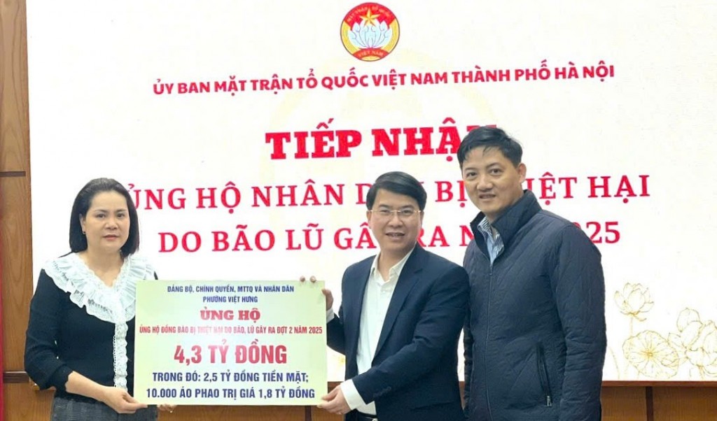 Phường Việt Hưng ủng hộ 4,3 tỷ đồng hỗ trợ đồng bào các tỉnh khắc phục hậu quả mưa lũ