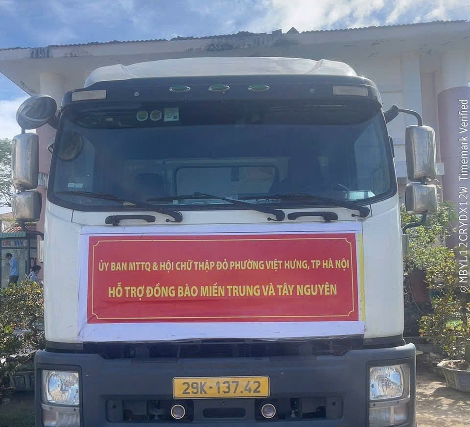 Phường Việt Hưng ủng hộ 4,3 tỷ đồng hỗ trợ đồng bào các tỉnh khắc phục hậu quả mưa lũ Phường Việt Hưng ủng hộ 4,3 tỷ đồng hỗ trợ đồng bào các tỉnh khắc phục hậu quả mưa lũ