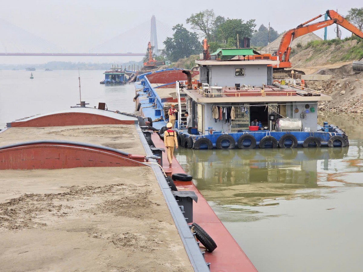 Cảnh sát đường thủy Hà Nội 