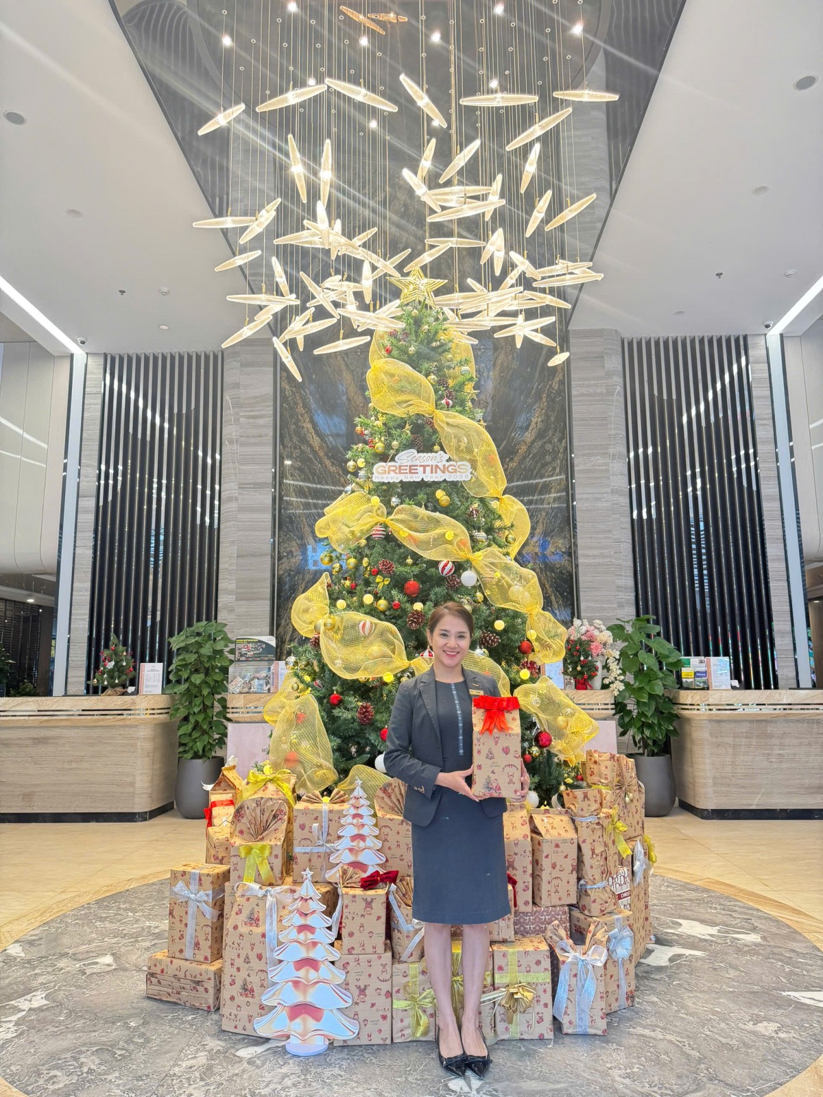 Cây thông Noel tại Khách sạn Mường Thanh Luxury Cao Bằng