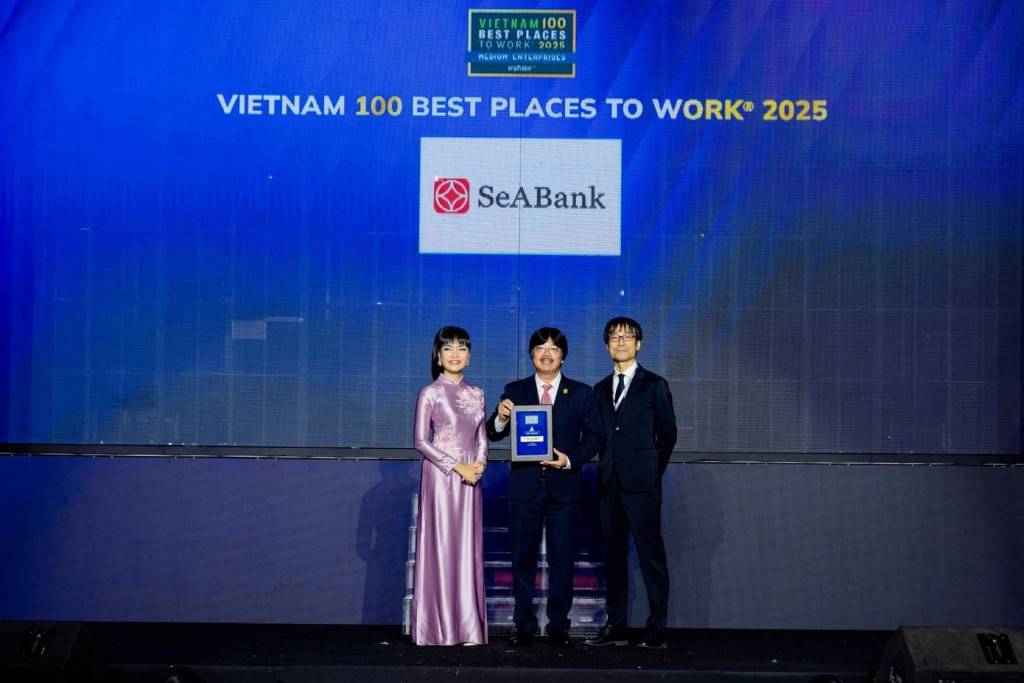 Hai giải thưởng uy tín ghi nhận nỗ lực đặt con người lên hàng đầu của SeABank