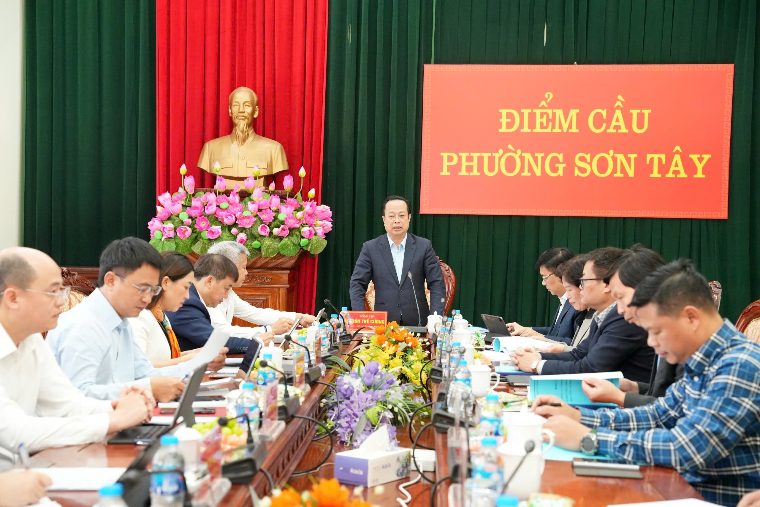 Thành ủy Hà Nội giám sát kết quả thực hiện các chuyên đề trọng tâm tại phường Sơn Tây