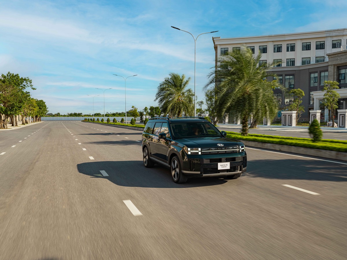 Hyundai Thành Công giới thiệu Santa Fe Hybrid tại Việt Nam