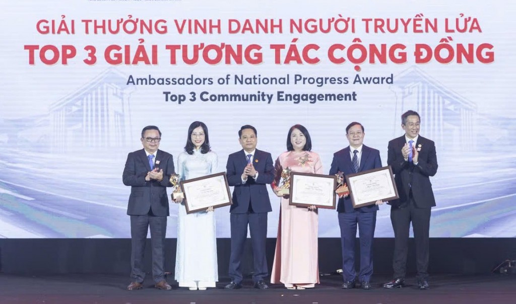 Giải thưởng “Vinh danh người truyền lửa”: Tôn vinh những con người bình dị mà phi thường