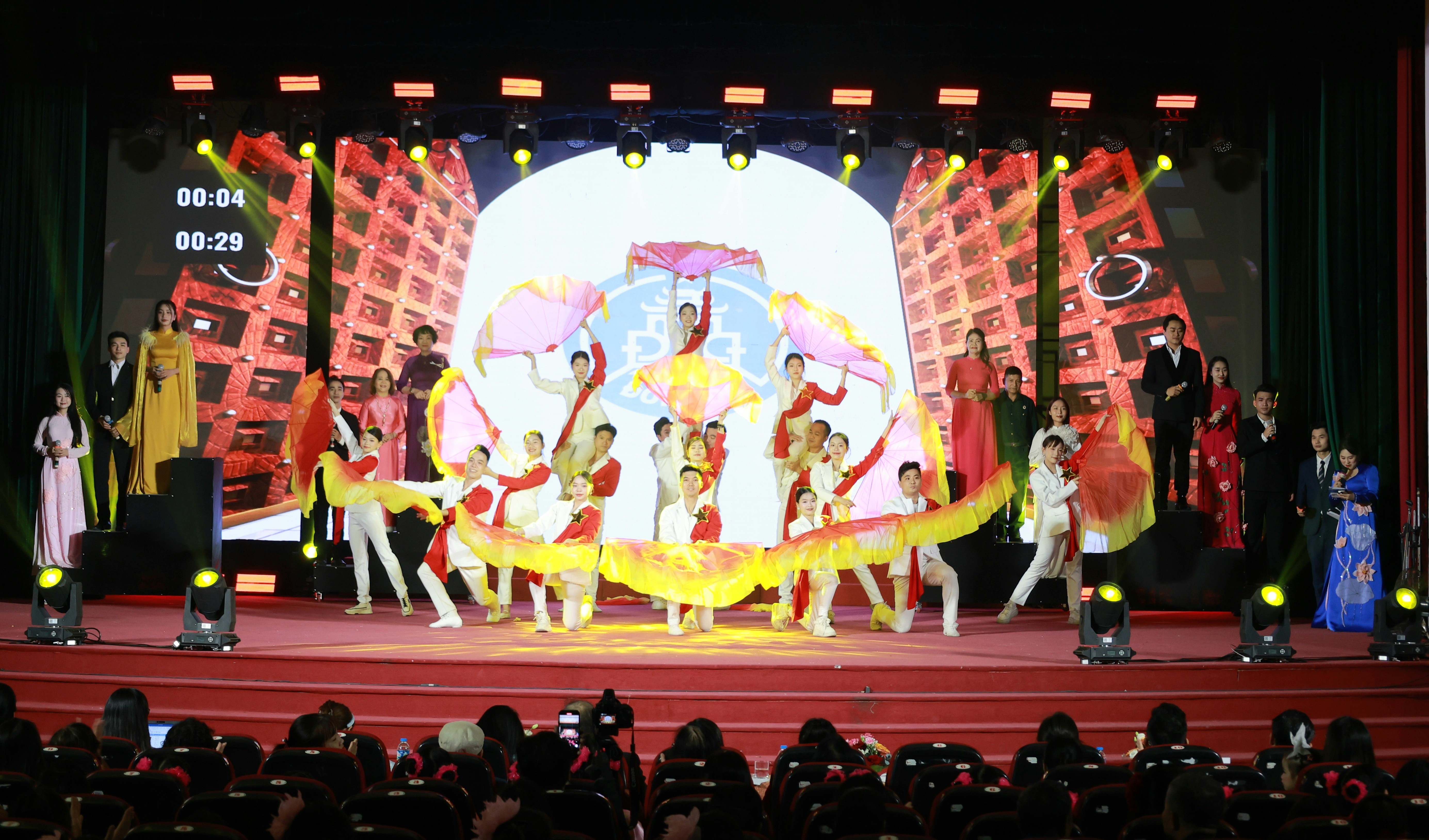 Liên hoan thôn, tổ dân phố văn hóa tiêu biểu 2025: Gắn kết cộng đồng, giữ gìn bản sắc Hà Nội