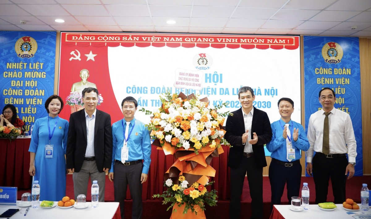 Đoàn kết - Dân chủ - Kỷ cương - Đổi mới - Phát triển Đoàn kết - Dân chủ - Kỷ cương - Đổi mới - Phát triển