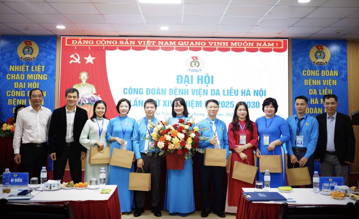 Đoàn kết - Dân chủ - Kỷ cương - Đổi mới - Phát triển Đoàn kết - Dân chủ - Kỷ cương - Đổi mới - Phát triển