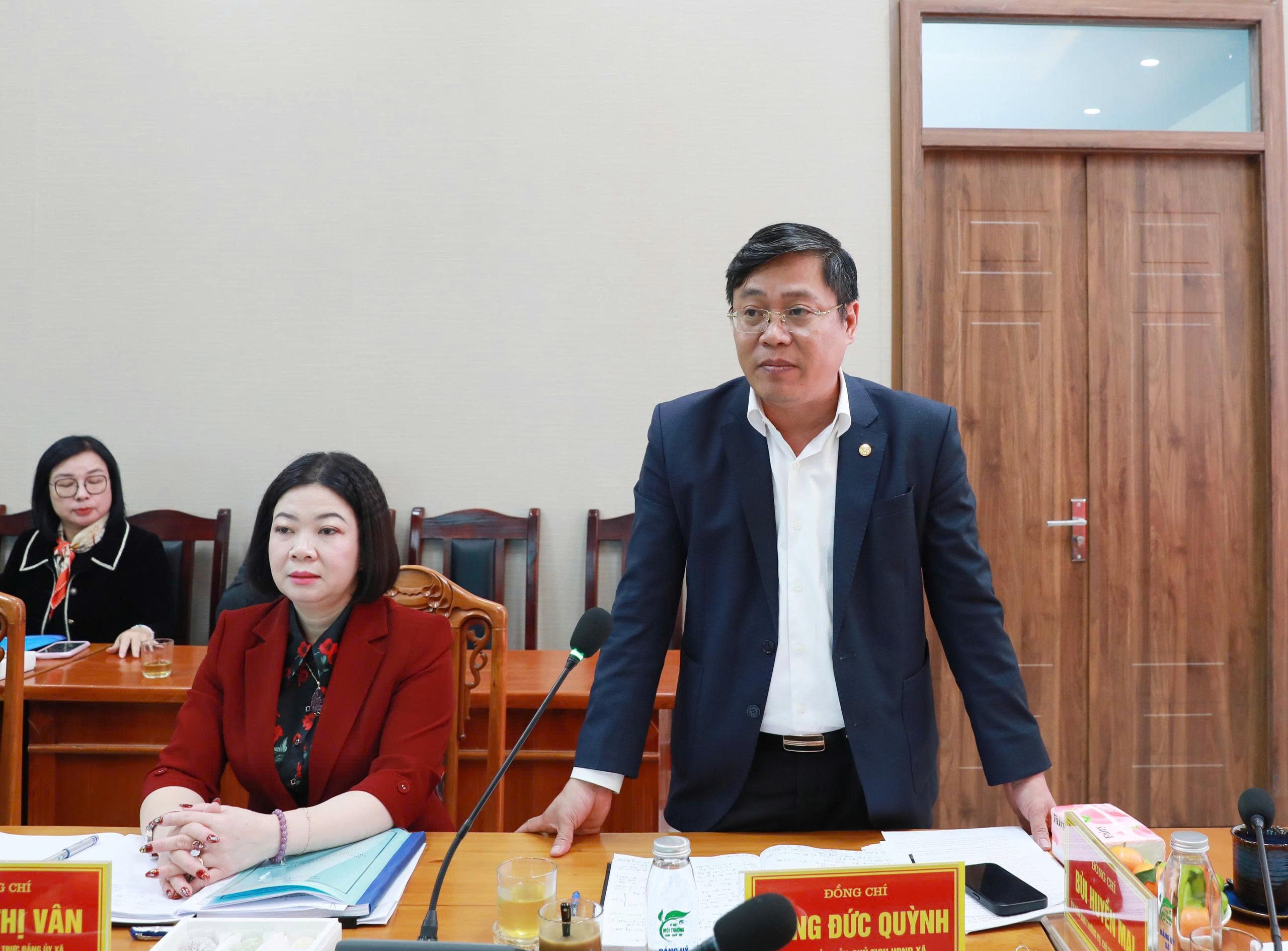 Bí thư Đảng ủy, Chủ tịch HĐND xã Đại Thanh Đặng Đức Quỳnh báo cáo tình hình địa phương tại buổi làm việc. Bí thư Đảng ủy, Chủ tịch HĐND xã Đại Thanh Đặng Đức Quỳnh báo cáo tình hình địa phương tại buổi làm việc.