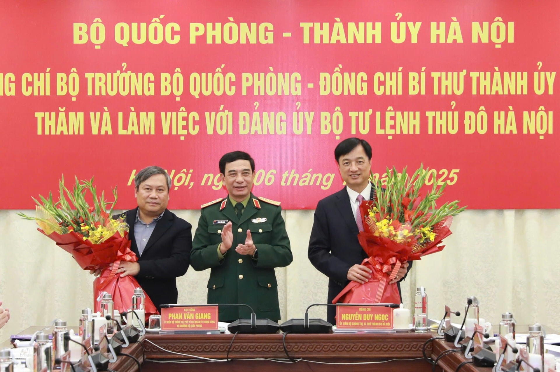 Đồng chí Nguyễn Duy Ngọc giữ chức Bí thư Đảng ủy Bộ Tư lệnh Thủ đô Hà Nội Đồng chí Nguyễn Duy Ngọc giữ chức Bí thư Đảng ủy Bộ Tư lệnh Thủ đô Hà Nội