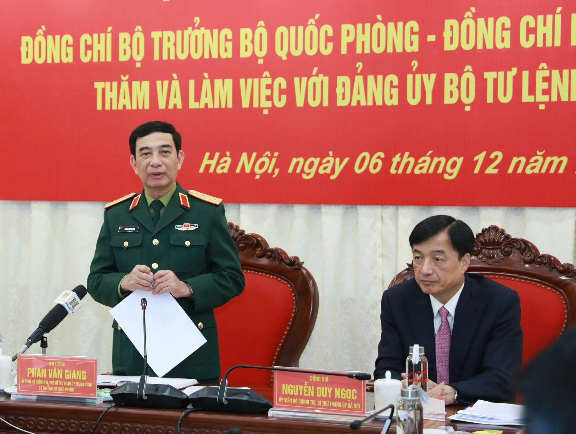 Đồng chí Nguyễn Duy Ngọc giữ chức Bí thư Đảng ủy Bộ Tư lệnh Thủ đô Hà Nội Đồng chí Nguyễn Duy Ngọc giữ chức Bí thư Đảng ủy Bộ Tư lệnh Thủ đô Hà Nội