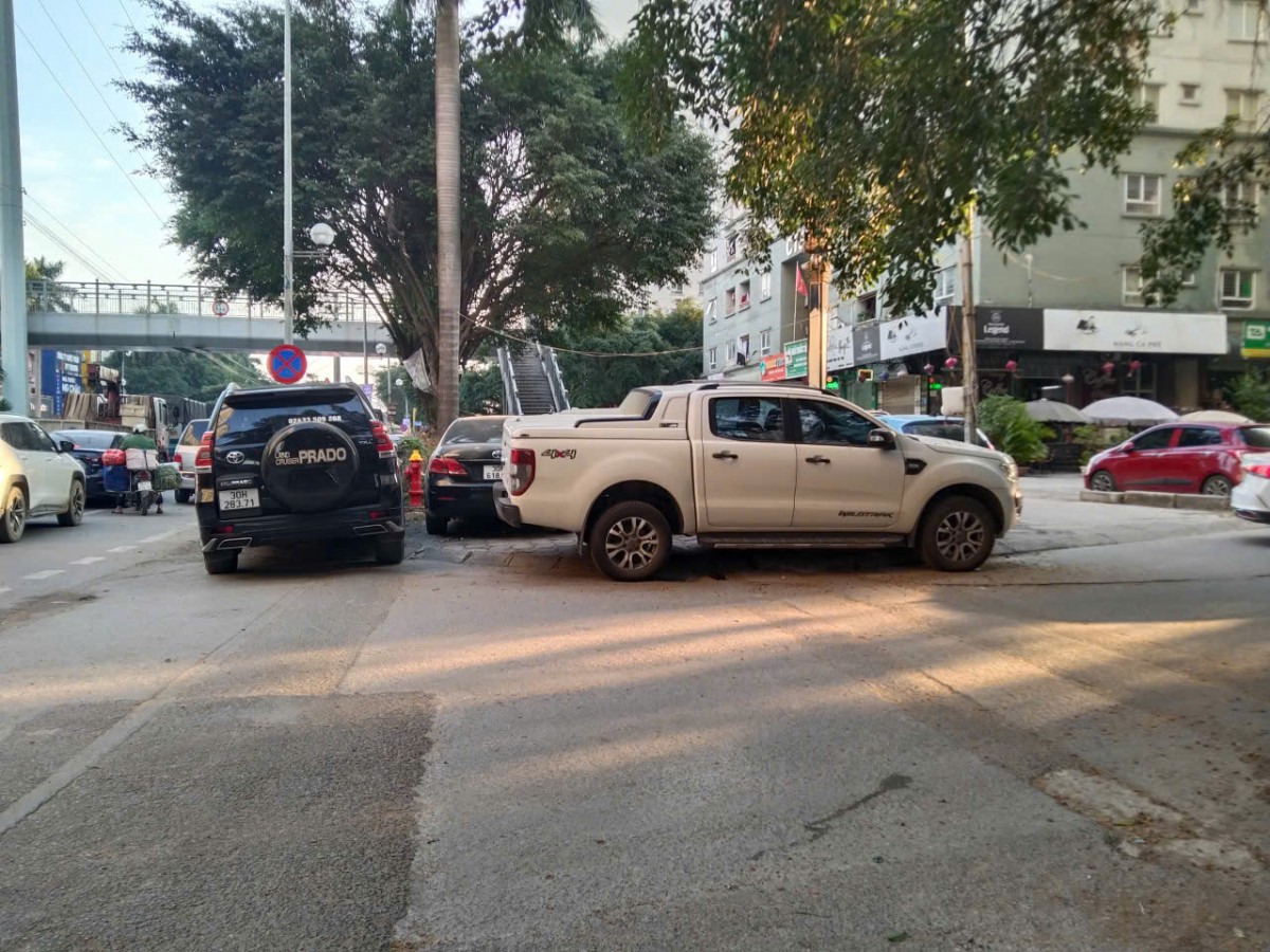 Hà Nội và bài toán giao thông tĩnh: Đã đến lúc cần một bước đột phá Hà Nội và bài toán giao thông tĩnh: Đã đến lúc cần một bước đột phá