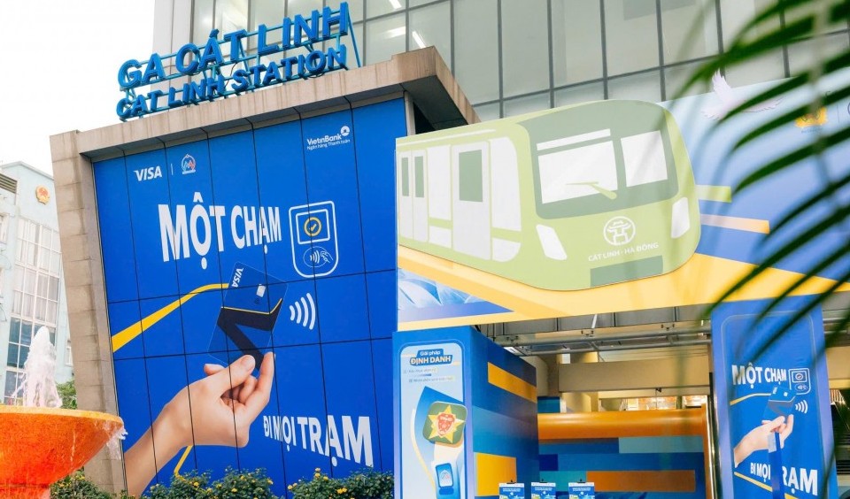 Ra mắt giải pháp thanh toán “chạm để di chuyển” đầu tiên tại Hà Nội trên tuyến Metro 2A