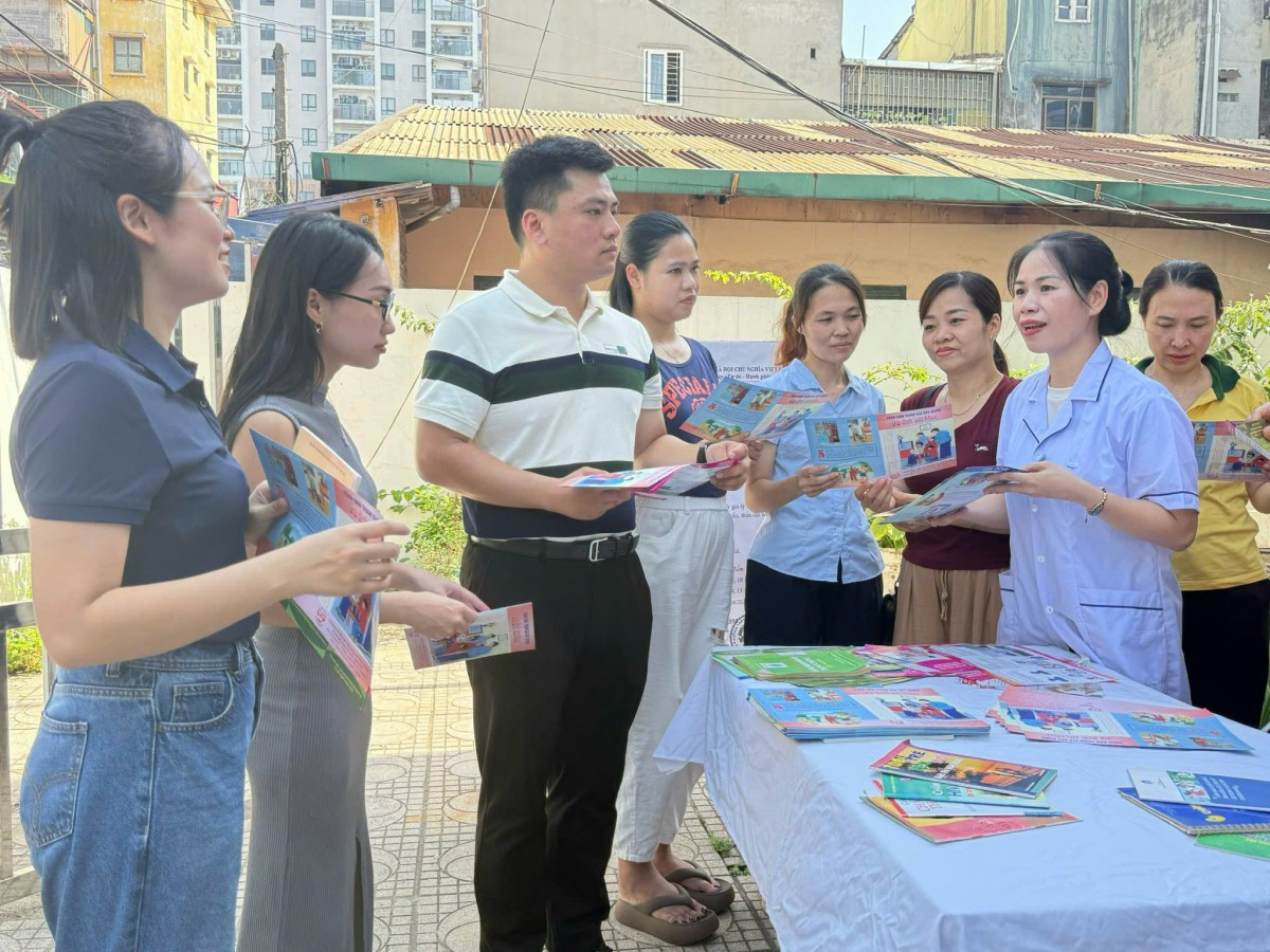 Hà Nội quyết liệt giảm mất cân bằng giới tính khi sinh: Nỗ lực hôm nay, bền vững mai sau Hà Nội quyết liệt giảm mất cân bằng giới tính khi sinh: Nỗ lực hôm nay, bền vững mai sau