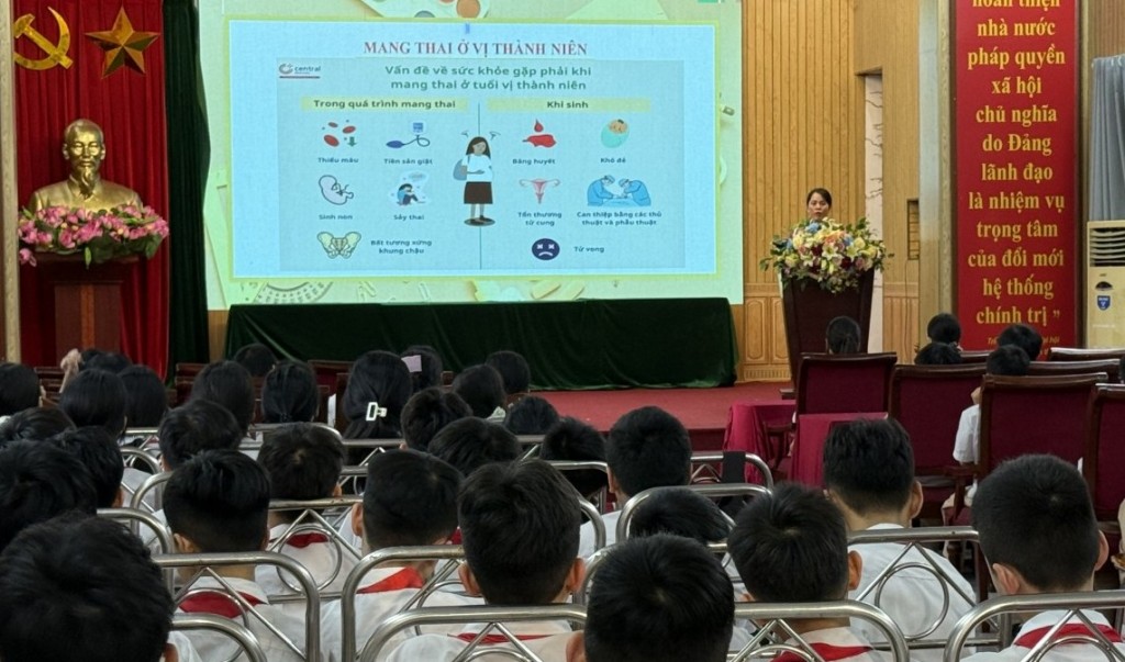 Nâng cao hiểu biết về sức khỏe sinh sản cho thanh, thiếu niên