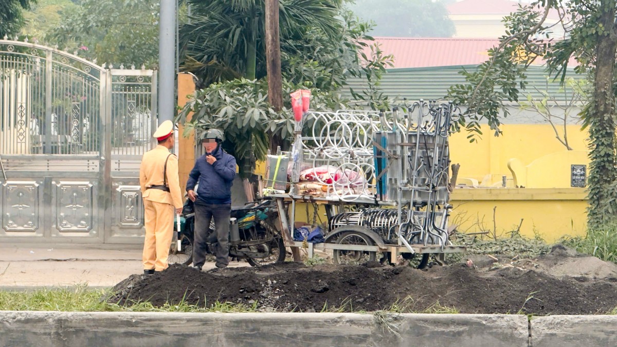 Phạt 115 triệu đồng, xử lý 123 trường hợp vi phạm giao thông sáng Chủ Nhật 7/12 Phạt 115 triệu đồng, xử lý 123 trường hợp vi phạm giao thông sáng Chủ Nhật 7/12