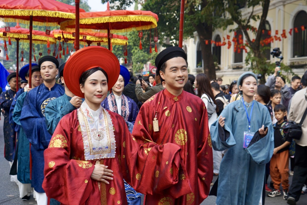 Bách Hoa Hỷ sự: Tái hiện đám cưới truyền thống Việt Nam trong ngày hội Việt Nam hạnh phúc