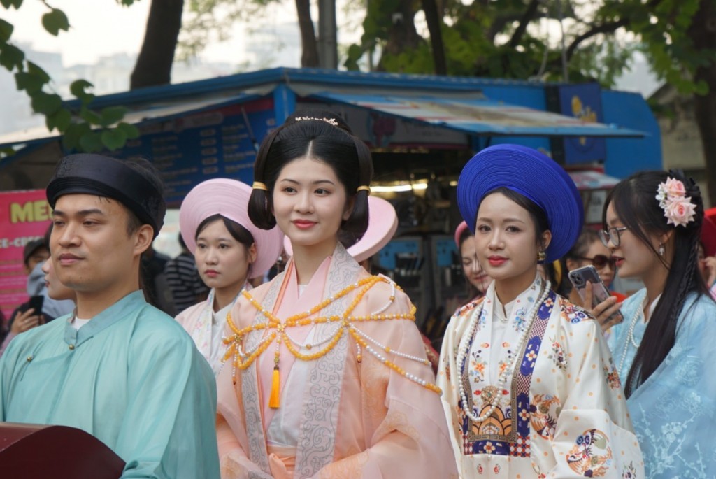 Bách Hoa Hỷ sự: Tái hiện đám cưới truyền thống Việt Nam trong ngày hội Việt Nam hạnh phúc