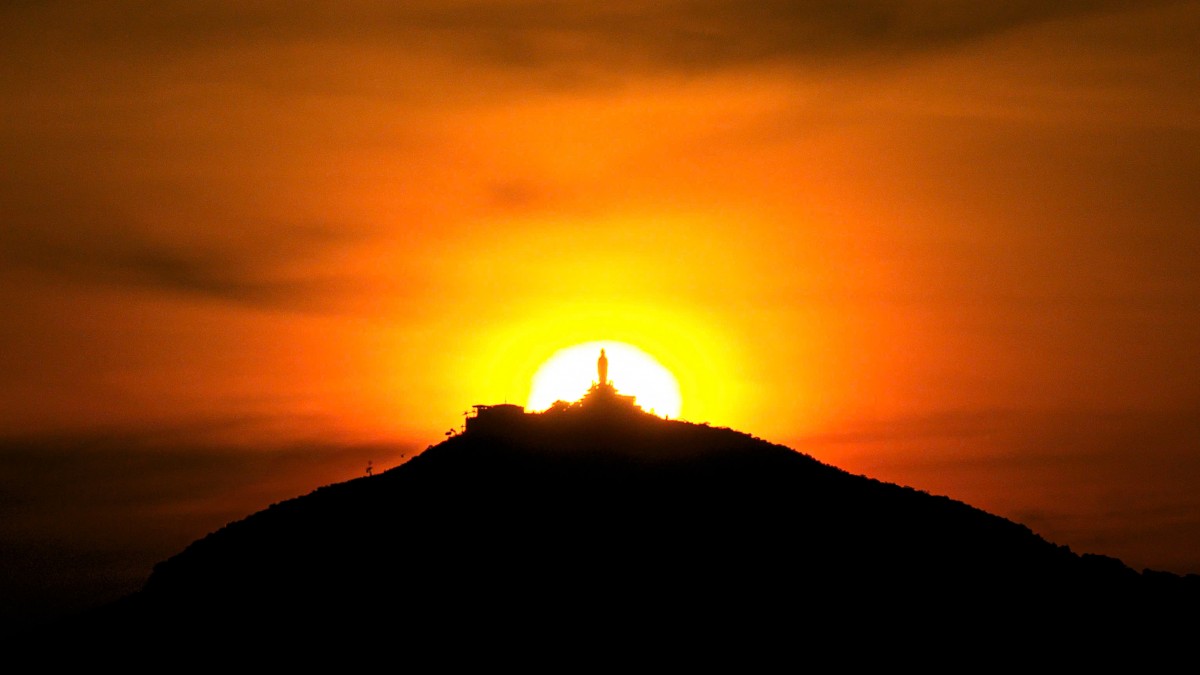 Giới trẻ đổ về núi Bà Đen, Tây Ninh “săn” hoàng hôn Giới trẻ đổ về núi Bà Đen, Tây Ninh “săn” hoàng hôn