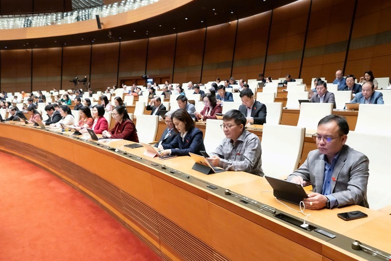 Đại biểu tán thành một số cơ chế, chính sách đặc thù để Hà Nội triển khai các dự án trọng điểm Đại biểu tán thành một số cơ chế, chính sách đặc thù để Hà Nội triển khai các dự án trọng điểm