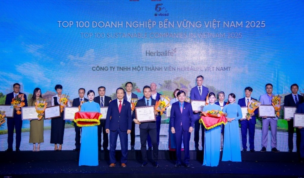 Herbalife Việt Nam được VCCI vinh danh Top 100 Doanh nghiệp bền vững Việt Nam 2025
