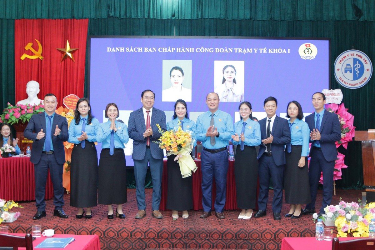 Công đoàn Trạm Y tế phường Sơn Tây quyết tâm đổi mới, chăm lo tốt hơn cho người lao động Công đoàn Trạm Y tế phường Sơn Tây quyết tâm đổi mới, chăm lo tốt hơn cho người lao động