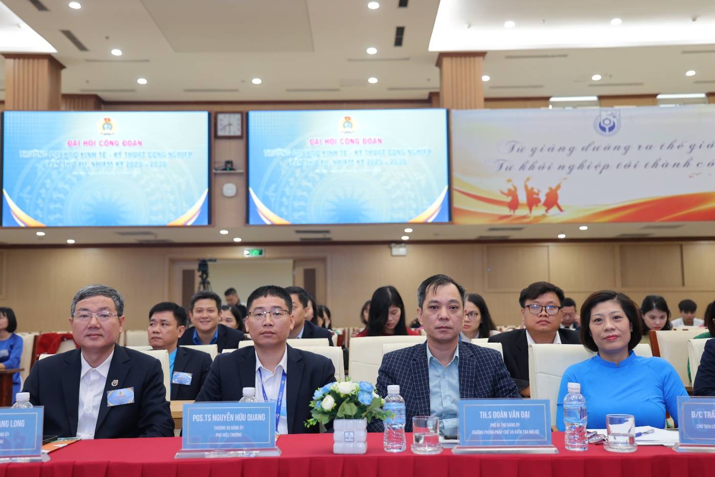 Đại hội Công đoàn UNETI nhiệm kỳ 2025 - 2030 thành công tốt đẹp Đại hội Công đoàn UNETI nhiệm kỳ 2025 - 2030 thành công tốt đẹp