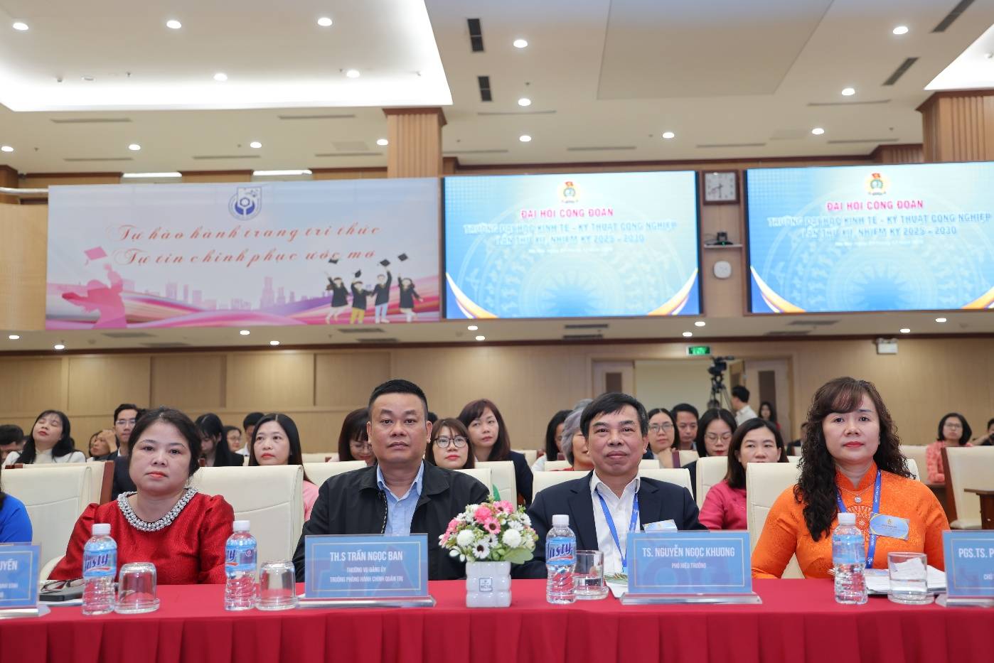 Đại hội Công đoàn UNETI nhiệm kỳ 2025 - 2030 thành công tốt đẹp Đại hội Công đoàn UNETI nhiệm kỳ 2025 - 2030 thành công tốt đẹp