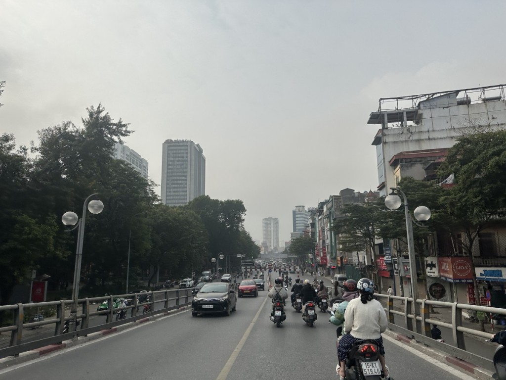 Dự báo thời tiết Hà Nội ngày 9/12: Sáng sớm có sương mù, ngày nắng