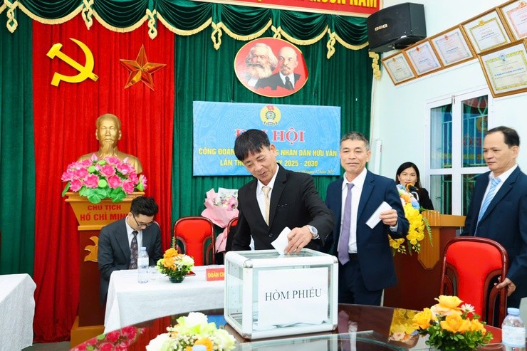 Đại hội Công đoàn Quỹ tín dụng nhân dân Hữu Văn nhiệm kỳ 2025-2030